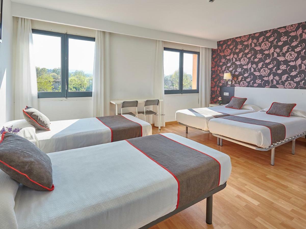 Hostal Mas Ferrer Cornellá de Terri Esterno foto