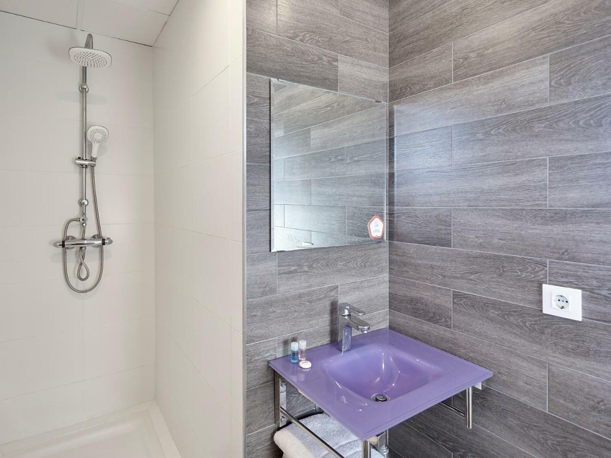 Hostal Mas Ferrer Cornellá de Terri Esterno foto