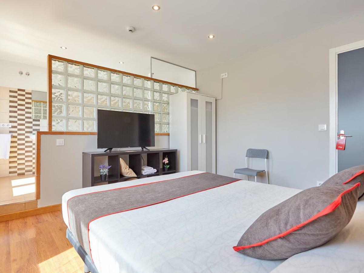 Hostal Mas Ferrer Cornellá de Terri Esterno foto