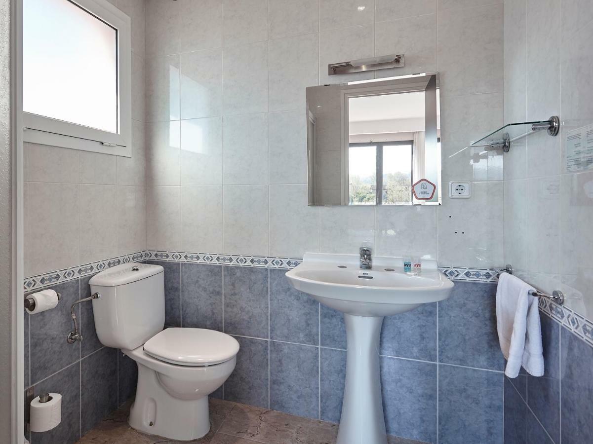 Hostal Mas Ferrer Cornellá de Terri Esterno foto